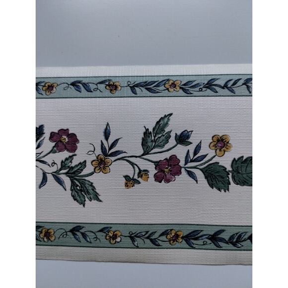 Sanitas Classic Series - Pre-pasted Vinyl Border 15 ft - Maroon Yellow Flowers - Picture 3 of 4